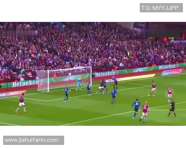 足球寸头的魅力与风格解析如何让你在球场上脱颖而出