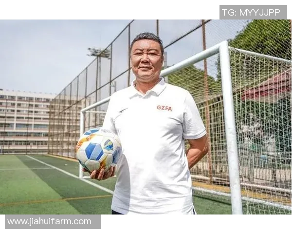 足球左派:重塑足球文化与社会责任的交汇点与未来展望 足球左派:重塑足球文化与社会责任的交汇点与未来展望